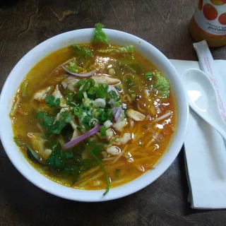 Chicken Noodle Soup (h tiu g)