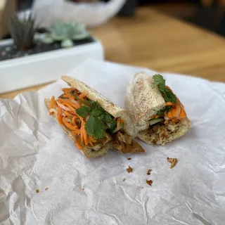 Lemongrass Tofu Sandwich (u H s t)