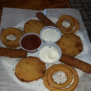 Our appetizers - look at those fried green tomatoes!!! YUM