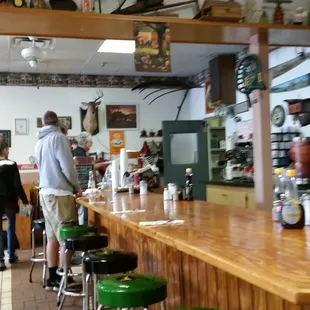 sushi and sashimi, interior