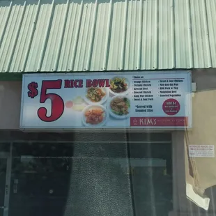 Several bowls to choose from.