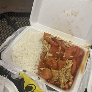 Tomato and egg with rice