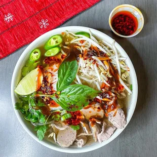 ramen and noodles, food