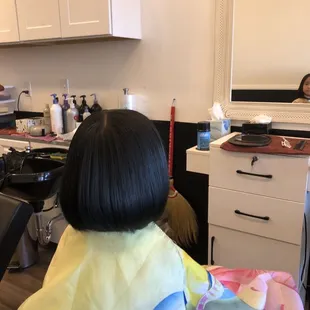 My niece is rocking her hair!