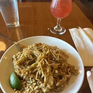 Chicken Pad Thai & Pomegranate Lemonade