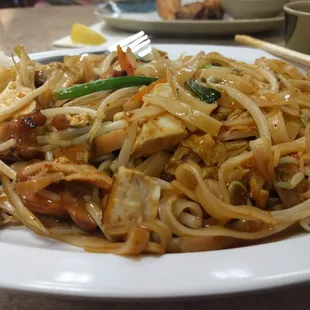 Chicken pad thai