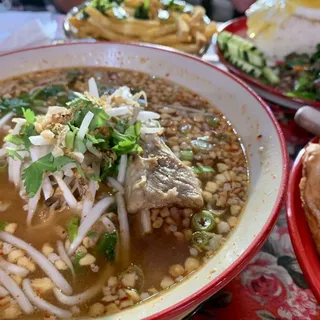 Tom Yum Noodle Pork Ribs