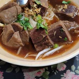 Thai Stew Beef Noodle Soup