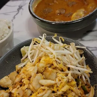 Pad Thai with Colossal Crab Meat