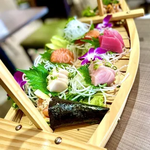 Sashimi Dinner and Spicy Salmon Hand Roll