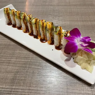 Tropical roll with kiwi