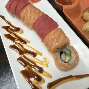 Rainbow roll and tuna bowl was AMAZING! Would recommend this place..