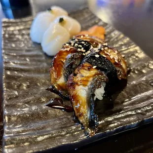 Unagi / Hotate nigiri