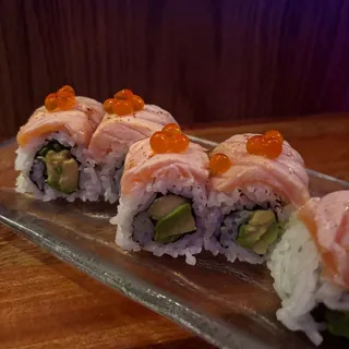 Salmon avocado Roll