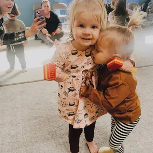 Making friends at Kindermusik