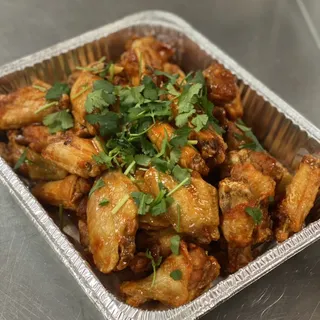 Sriracha chicken wings (5pcs.)