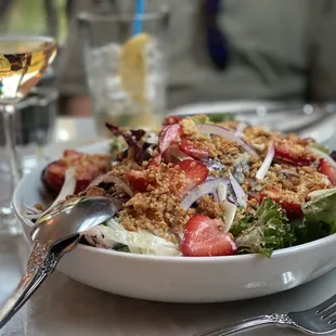 Little Gem Lettuces w. fennel, strawberries, &amp; crunchy bread crumbs sprinkles: a MUST.