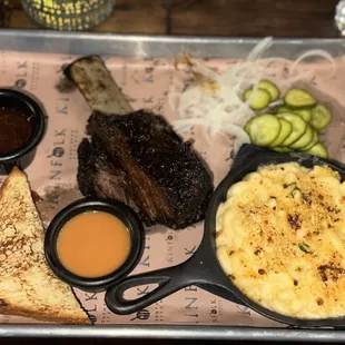 Beef rib, Mac & cheese, toast