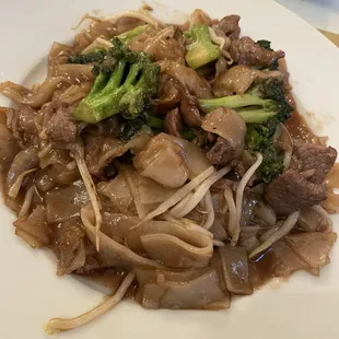Pad See You Lunch with Beef