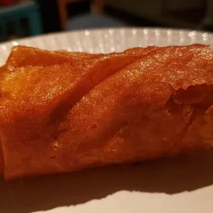 Vegetarian egg roll, vegan by default ($7). Huge and good.