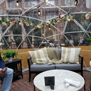bagels, interior