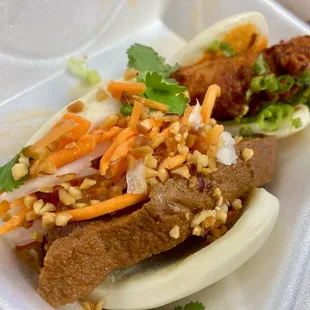 Hogzilla Bao, Hot Chicken
