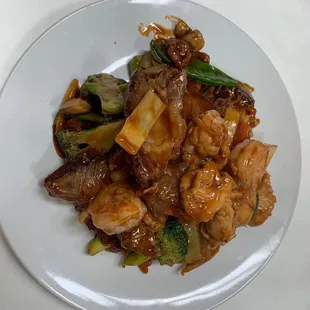 a plate of chinese food