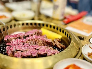Jeong Yuk Jeom