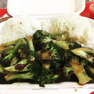 Garlic broccoli. They have a lot of vegan and vegetarian options.