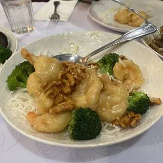 Prawns with Honeyed Walnuts