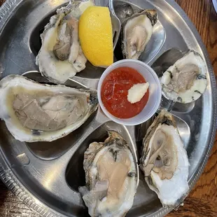 1/2 dozen oysters