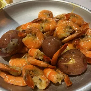 Shrimp with no heads ( 2lbs ) and potatoes