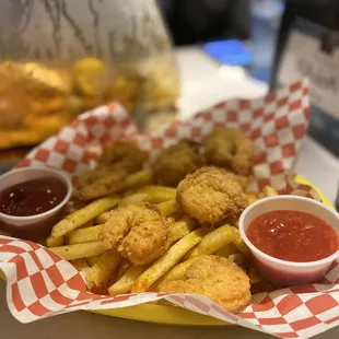 F2. Fried Shrimp Basket