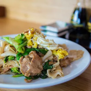 ramen and noodles, food