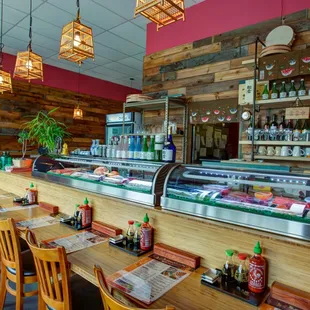 sushi and sashimi, interior