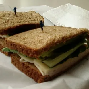 Nice, good, healthy, simple, basic, clean, sandwich.