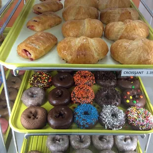 donuts, dough desserts, food