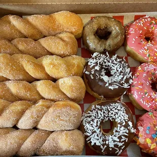 Cinnamon twist, blueberry, chocolate coconut, strawberry sprinkles and Strawberry fruity pebble