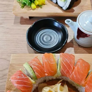 Salmon and avocado roll