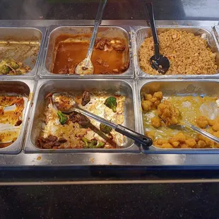 7pm Food is nearly empty, no fresh refills are coming