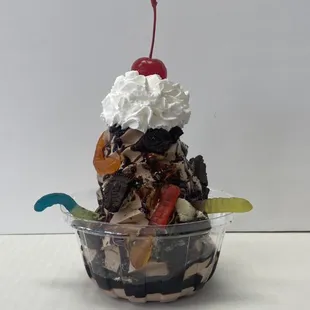 Dirt Sundae- chocolate soft serve, chocolate syrup, Oreos, and gummy worms!