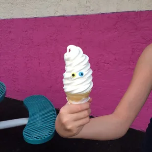 Small vanilla with eyes