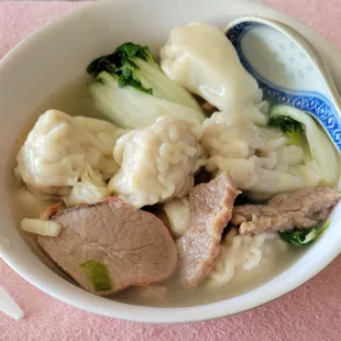 Wor Won Ton Soup, lots of plump Dumplings