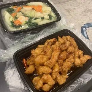 53. General Tso&apos;s Chicken 33. Prawns and Scallops with Greens