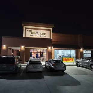 Soft opening, they were closing, but still invited me inside. Very nice people.