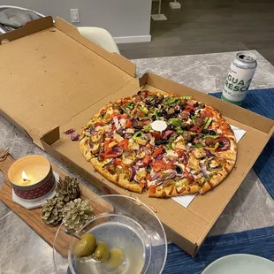 Large: 1/2 combo, 1/2 chicken pesto