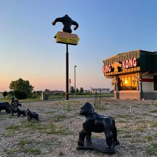 Entrance &amp; gorilla sentry.