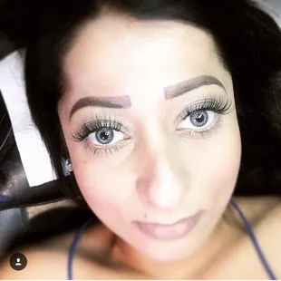 Classic Set of Lashes !!