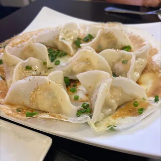 G4. Shrimp Pot Sticker (8)