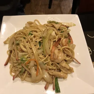 35. House Special Chow Mein